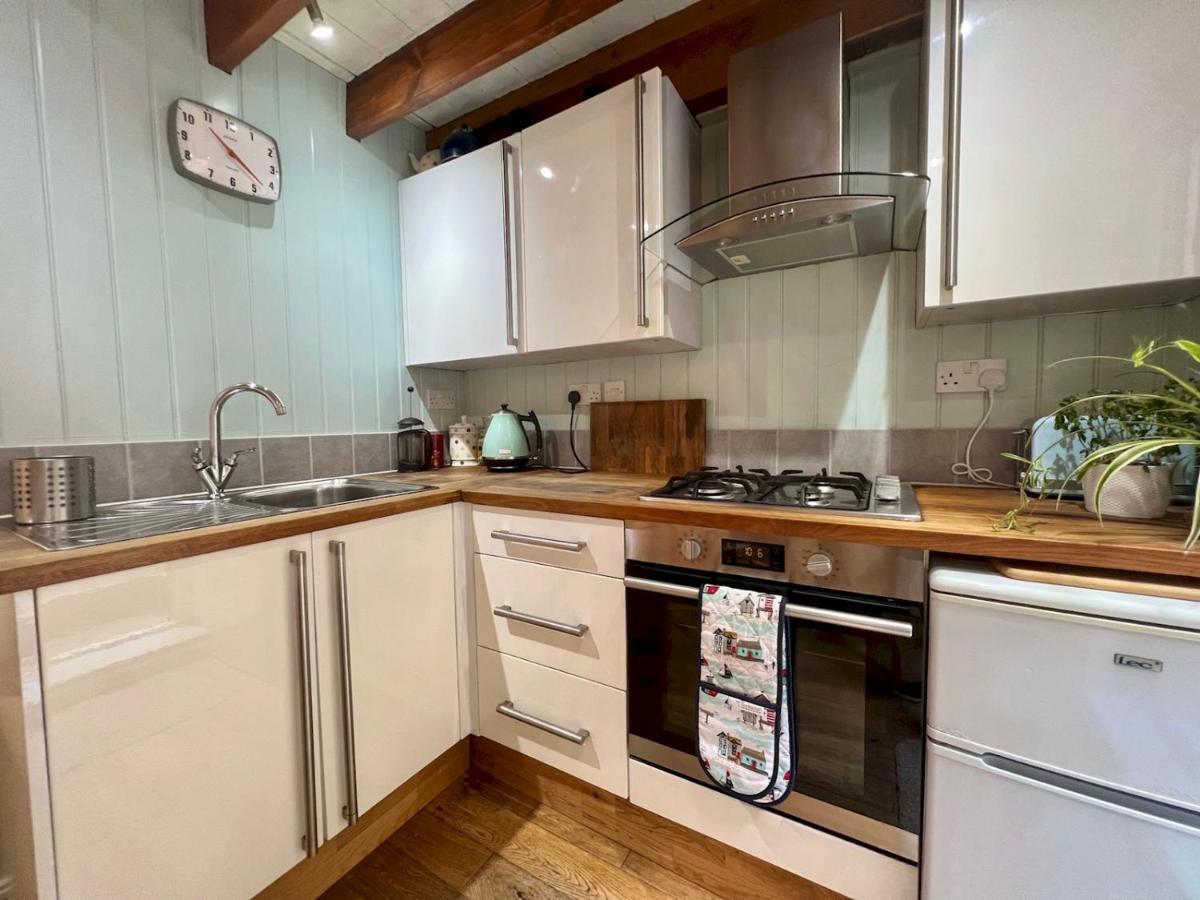 Pass The Keys 64 Church Street Characterful 2-Bed Cottage In The Heart Of Town Kingsbridge  Eksteriør billede