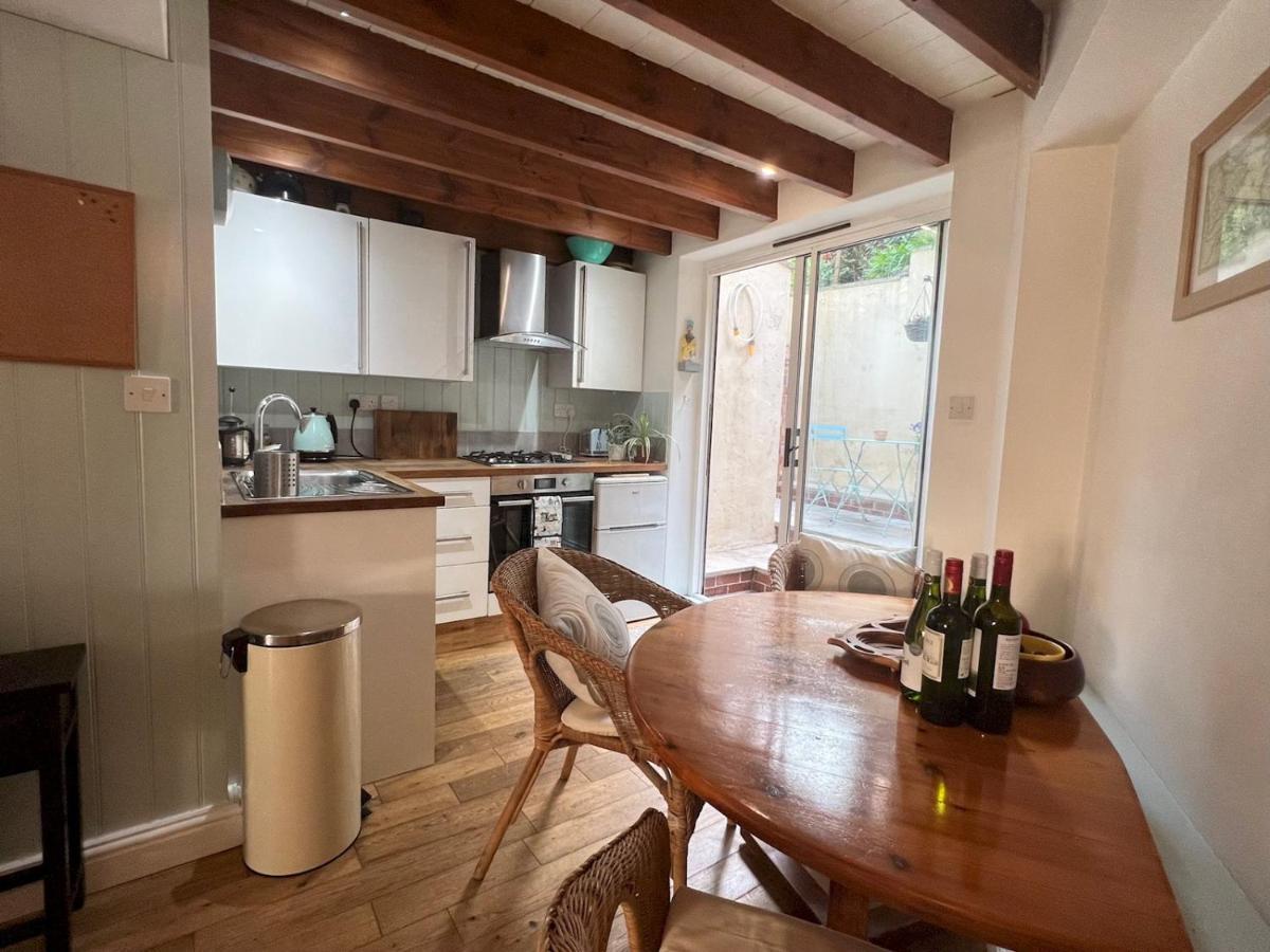 Pass The Keys 64 Church Street Characterful 2-Bed Cottage In The Heart Of Town Kingsbridge  Eksteriør billede